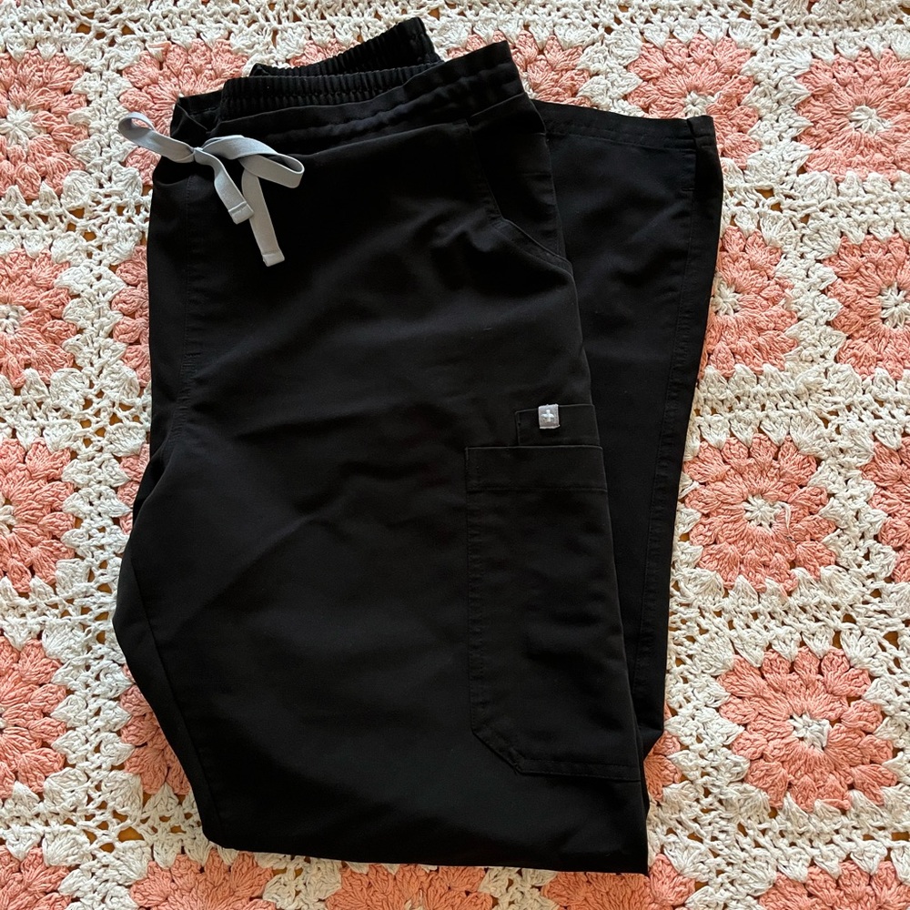 FIGS Women's Yola Skinny Scrub Pants-Black/L